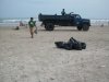 Coleta de lixo na praia